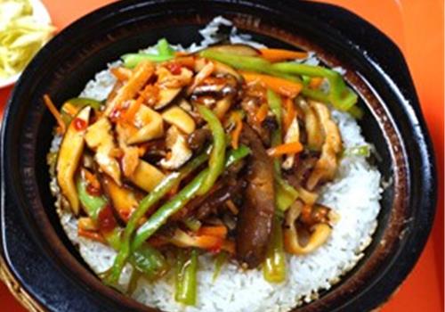 香菇肉丝煲仔饭