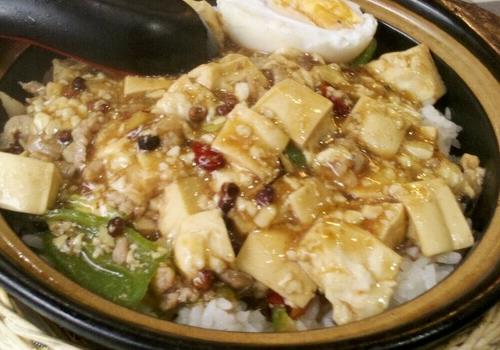 家常豆腐煲仔饭