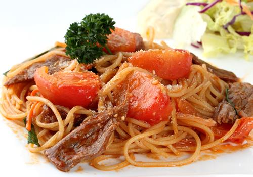 番茄牛肉烩意粉 beef with tomato sauce anb pasta