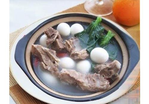 鹌鹑蛋排骨饭